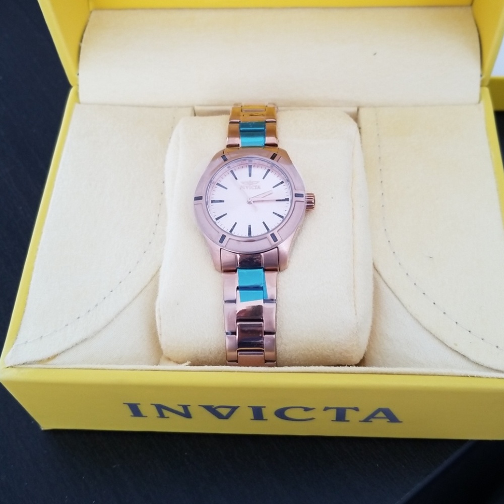 Rose gold Invicta Wacht